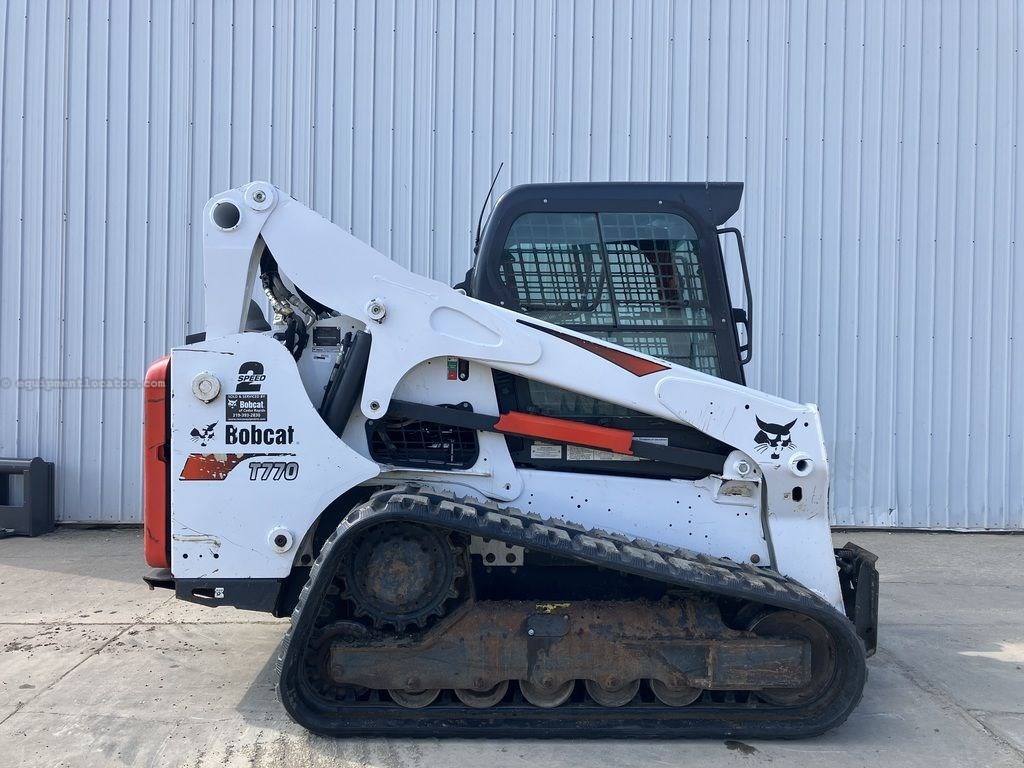 2019 Bobcat Compact Track Loaders T770 Image 1