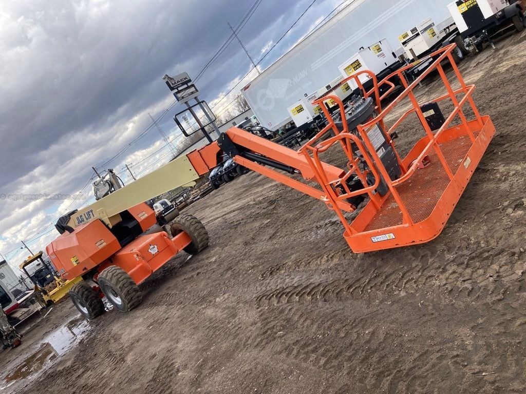 2005 JLG 660SJ Image 2