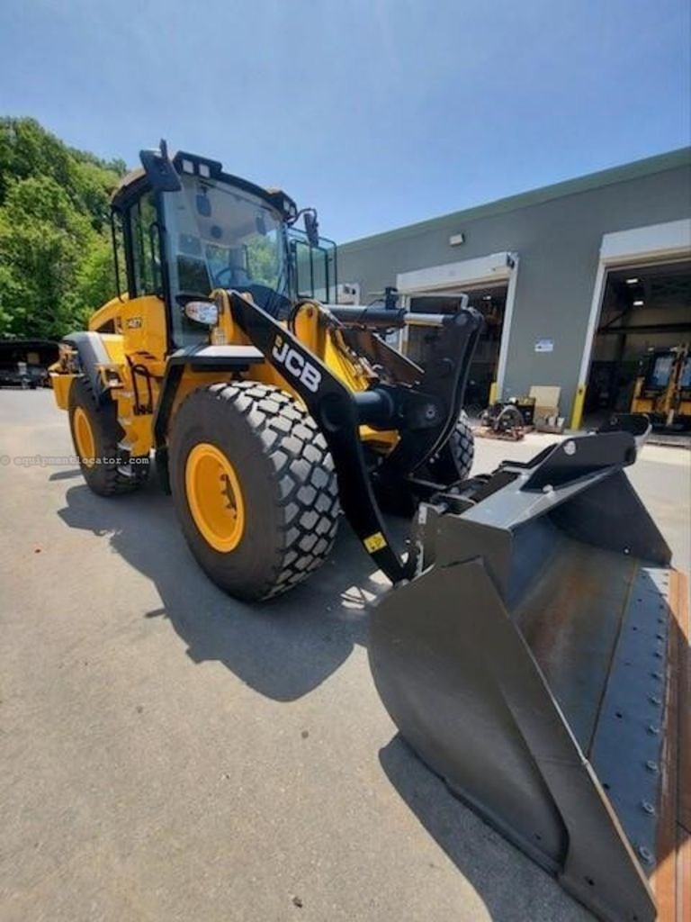 2022 JCB 427ZX Image 4