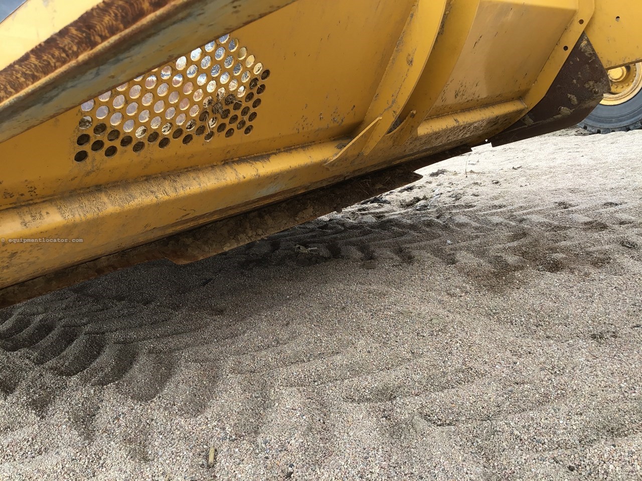 2021 John Deere 2412D E Image 10