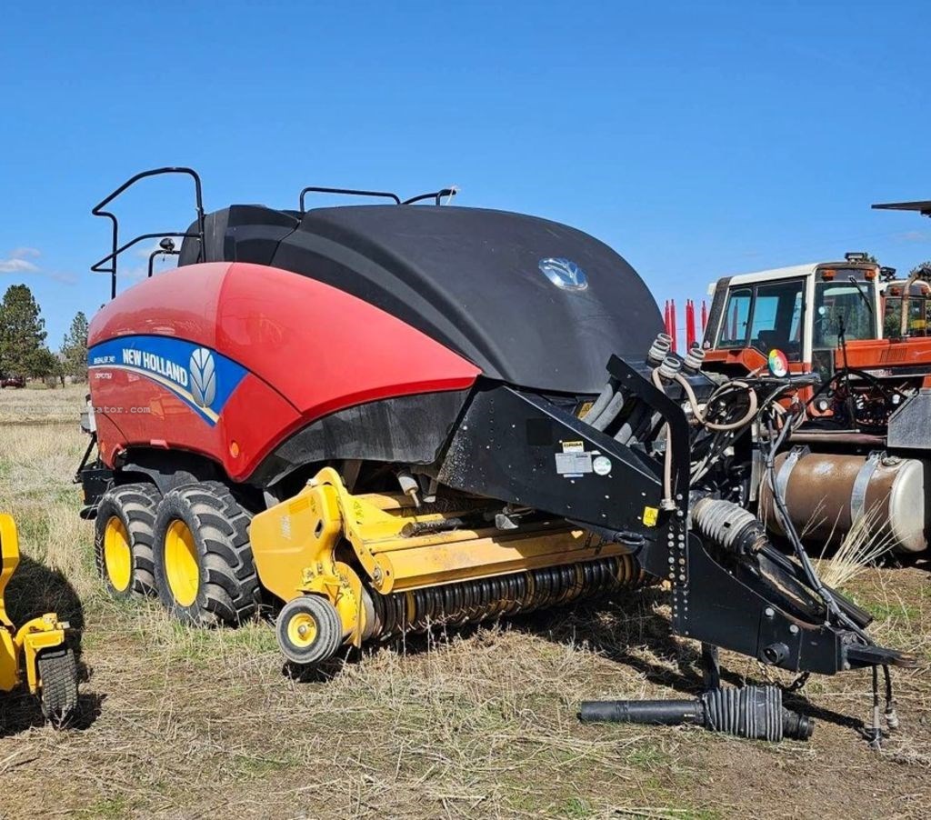 2015 New Holland 340 CropCutter™ Rotor Cutter Image 1