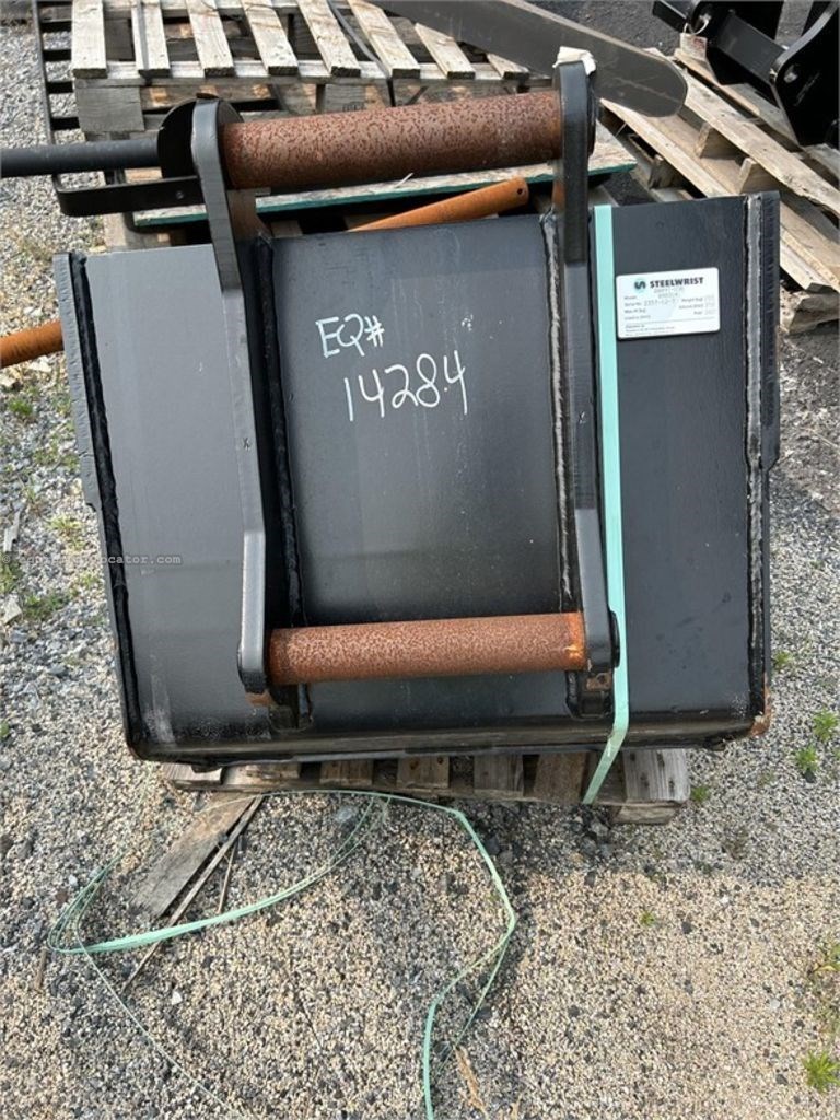 2022 Other 28" DIGGING BUCKET W/ TEETH Image 4