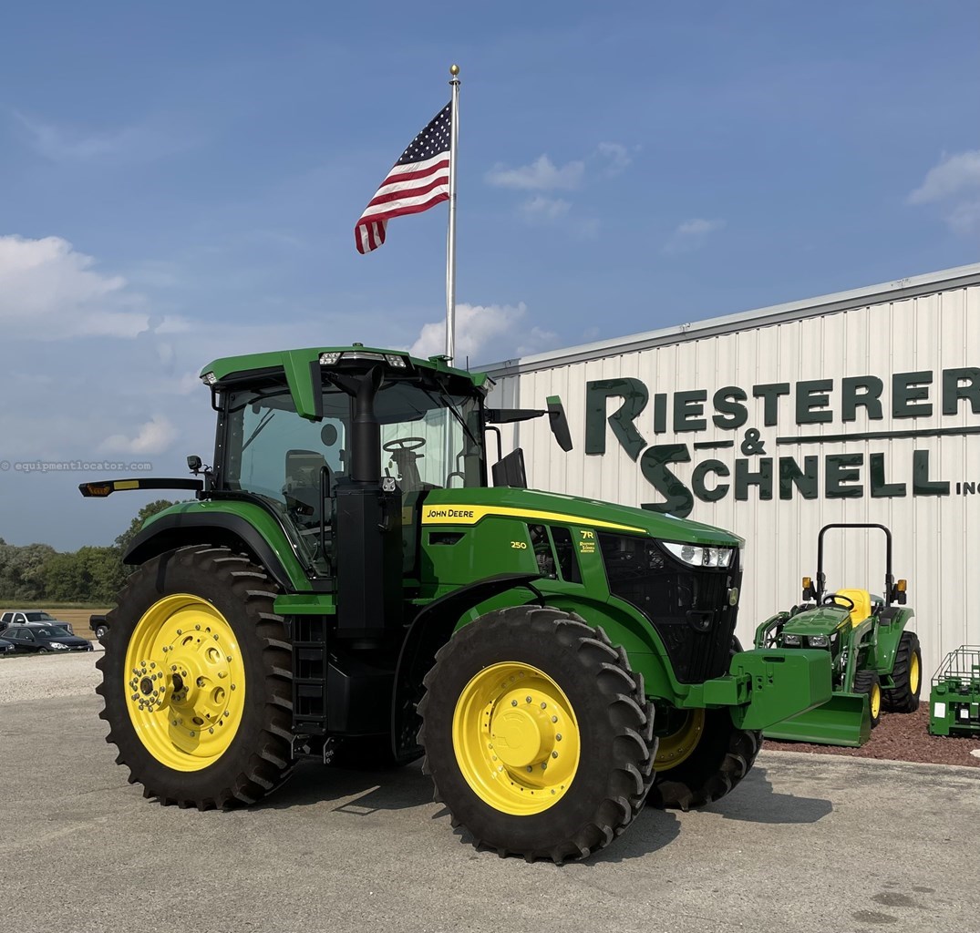 2022 John Deere 7R 250 Tractor - Row Crop For Sale in Campbellsport