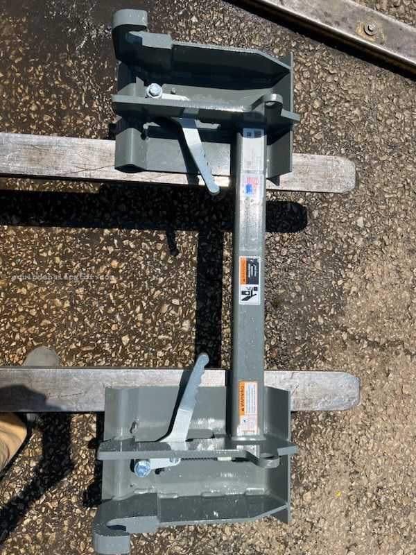 John Deere 832550 Image 2