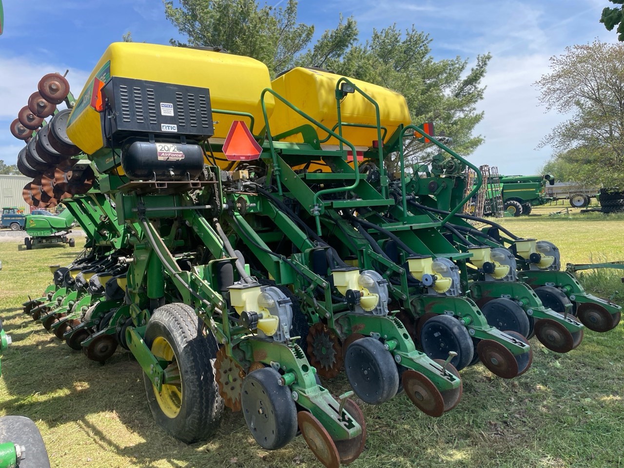 2004 John Deere 1790 Image 3