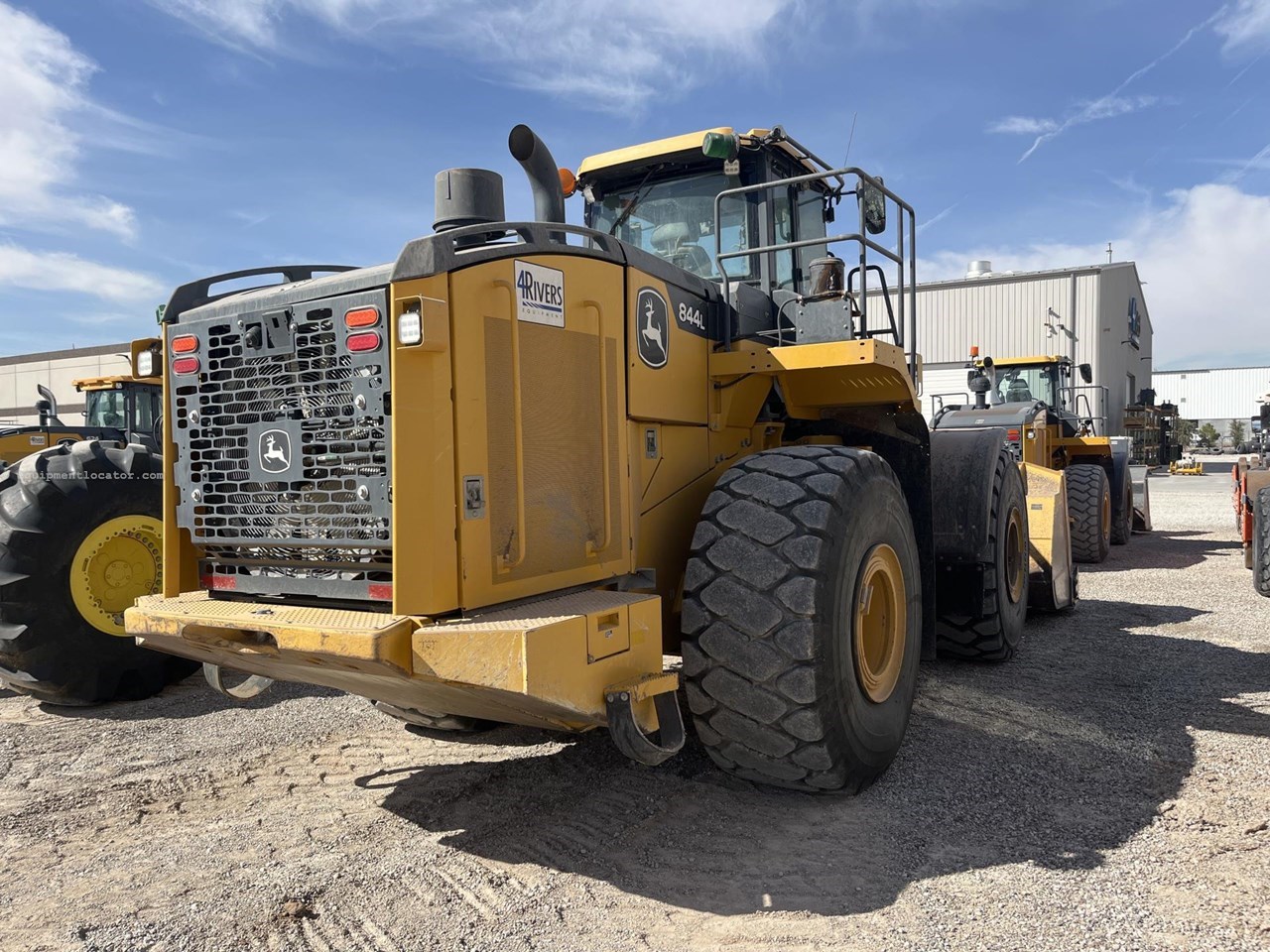 2020 John Deere 844L Image 3