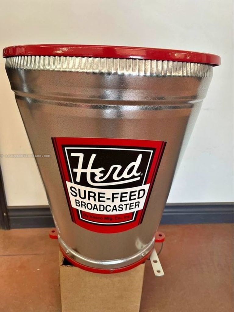2023 Herd Sure-Feed Broadcaster Image 1