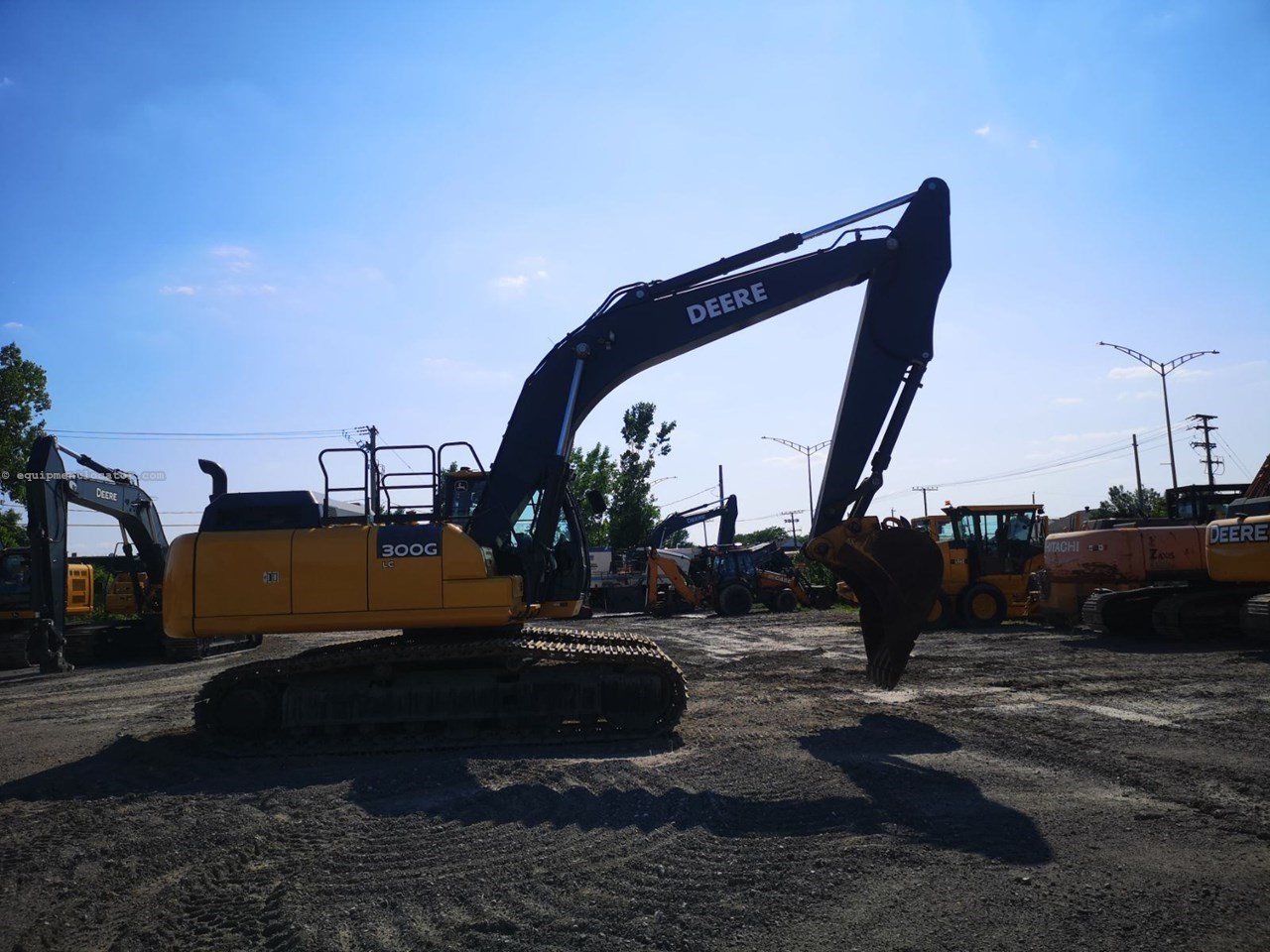 2019 John Deere 300G LC Image 4