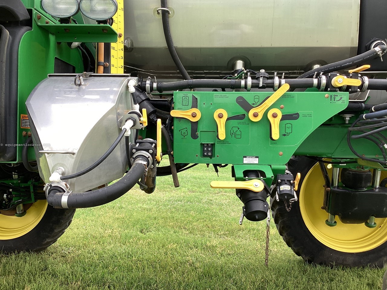 2015 John Deere R4038 Image 14