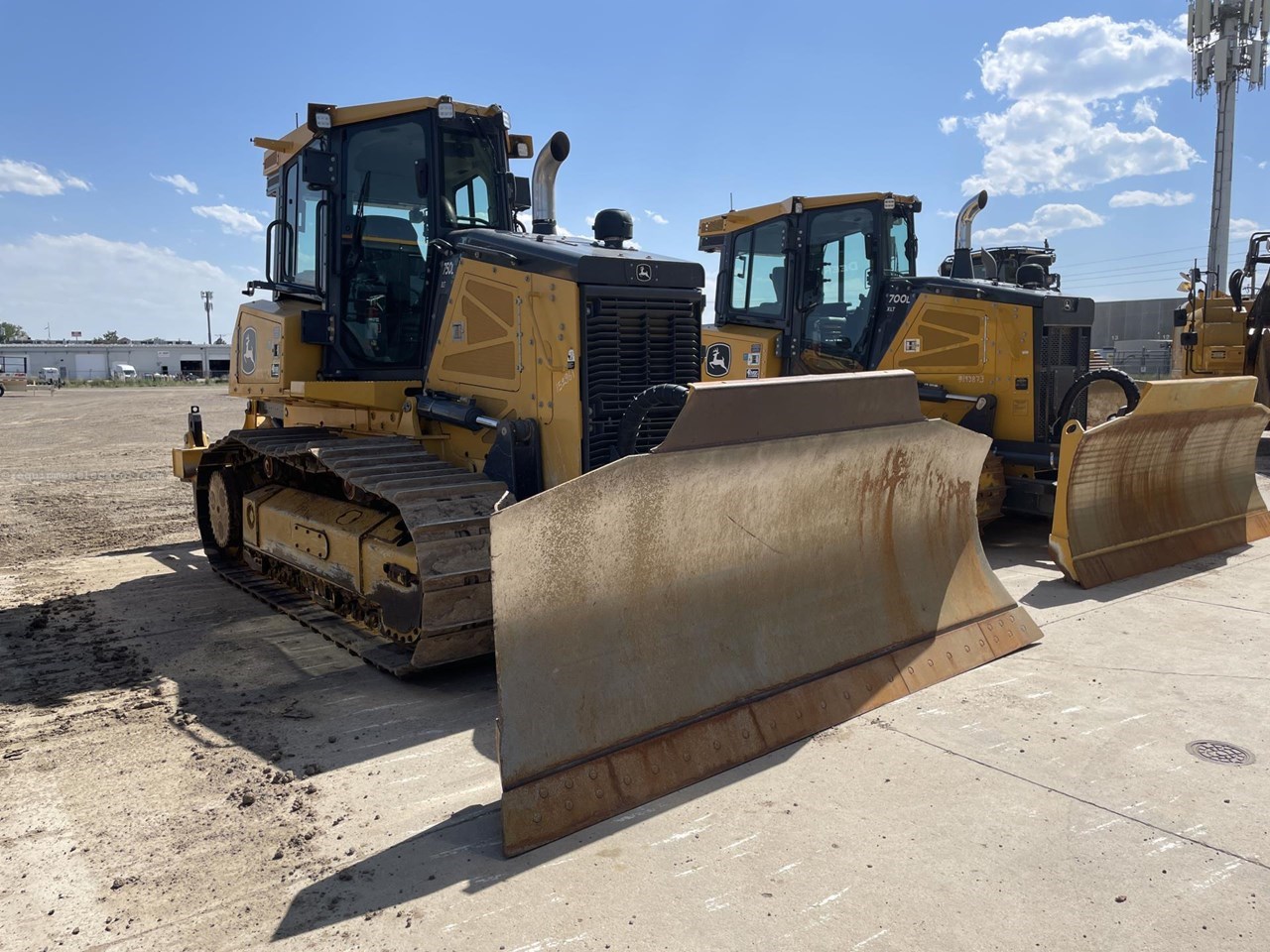 2020 John Deere 750L Image 2