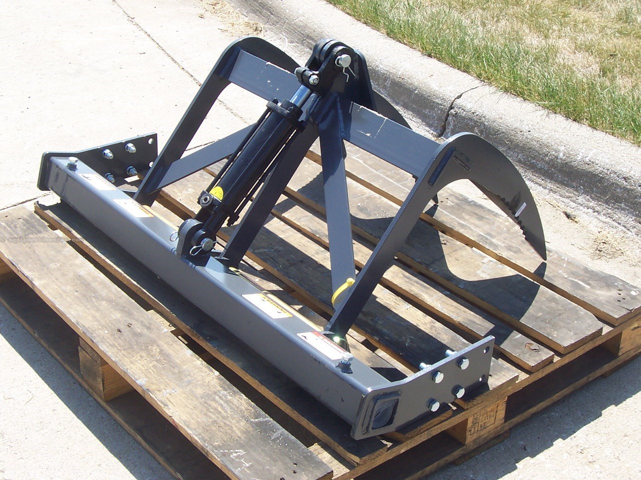 2023 Precision Manufacturing 114400 Add-a-Grapple Image 1