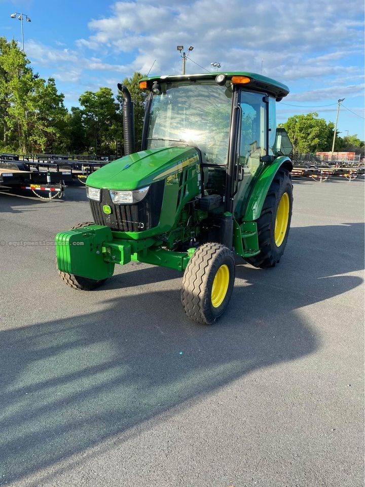 2024 John Deere 5075E Image 4