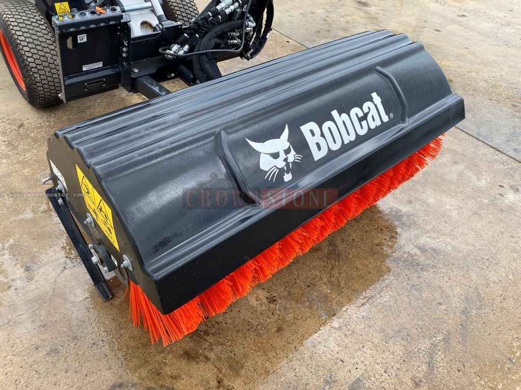 2022 Bobcat 52" Angle Broom Image 1