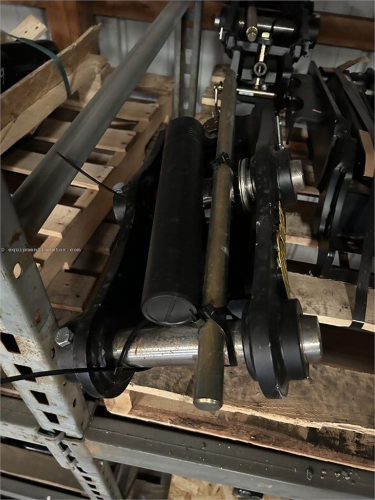 2022 AMI Attachments MECHANICAL PIN GRAB COUPLER Image 2