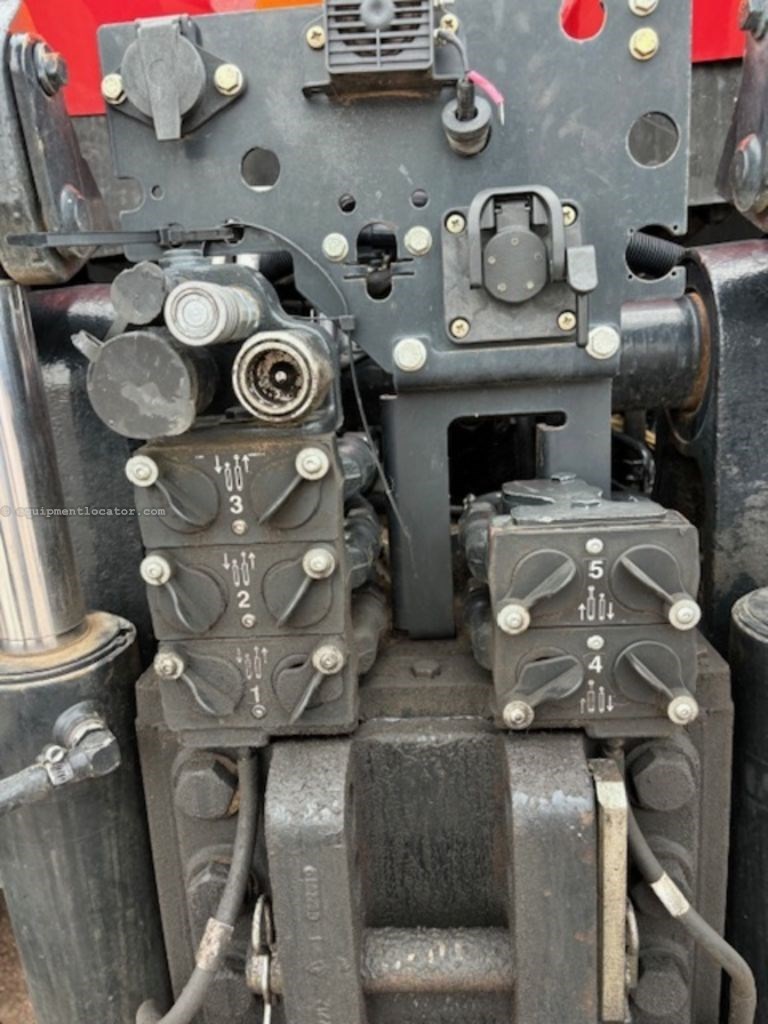 2015 Case IH 340 ROWTRAC Image 4