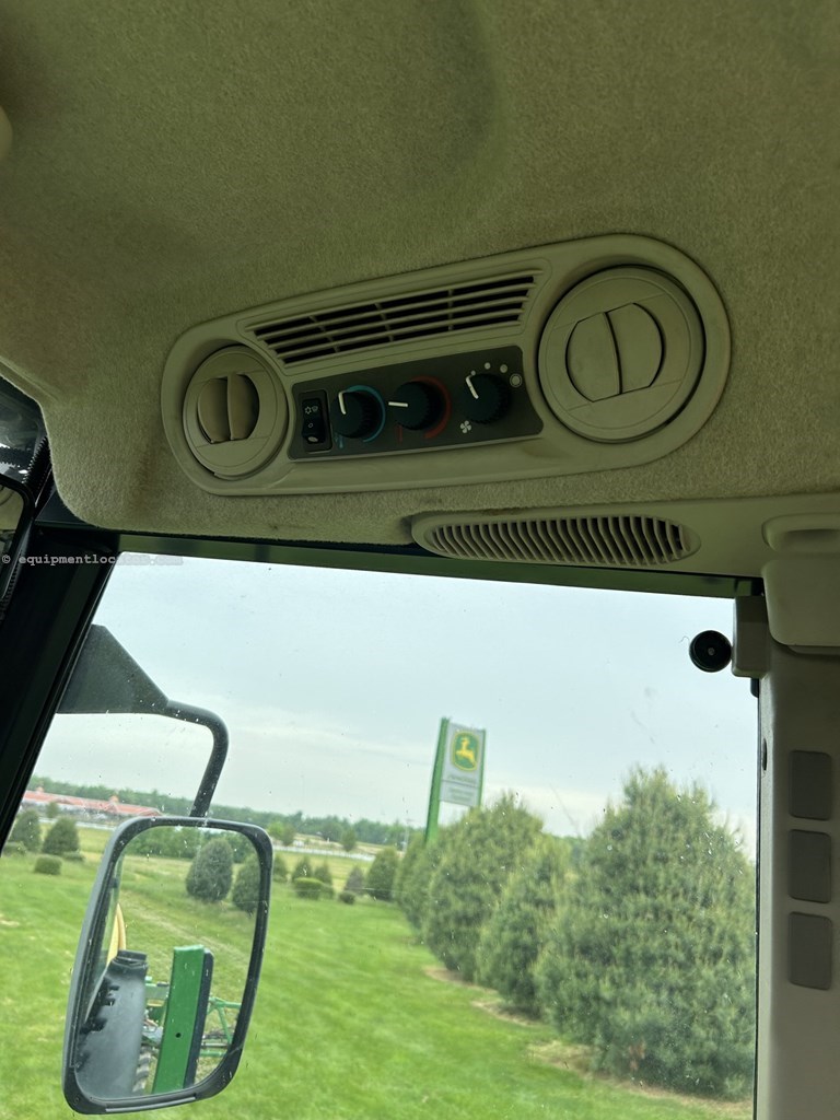 2017 John Deere R4023 Image 10