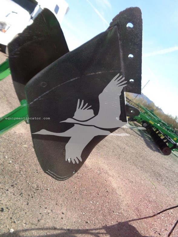 John Deere 835 Image 10