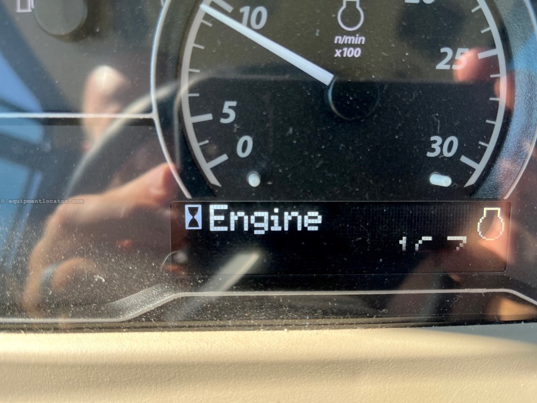 2022 John Deere 3046R Image 10