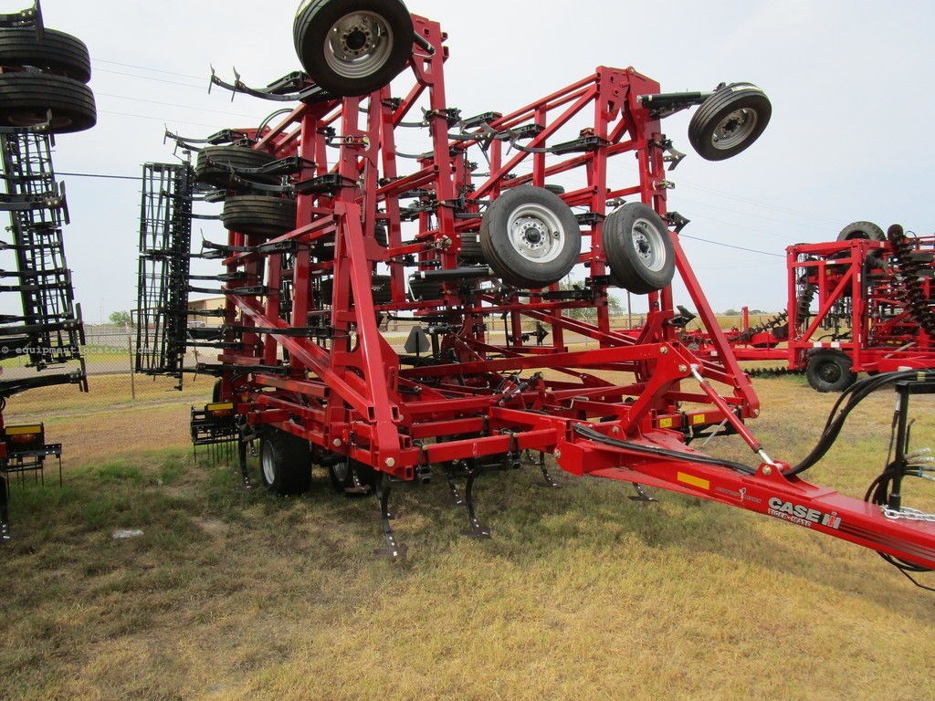 2023 Case IH Tiger-Mate™ 255-Double Fold 46 ft.(14 m) Image 1