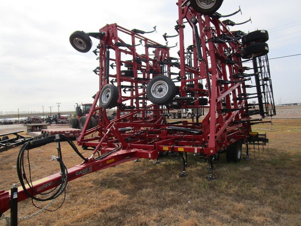 2023 Case IH Tiger-Mate™ 255-Double Fold 46 ft.(14 m) Image 1