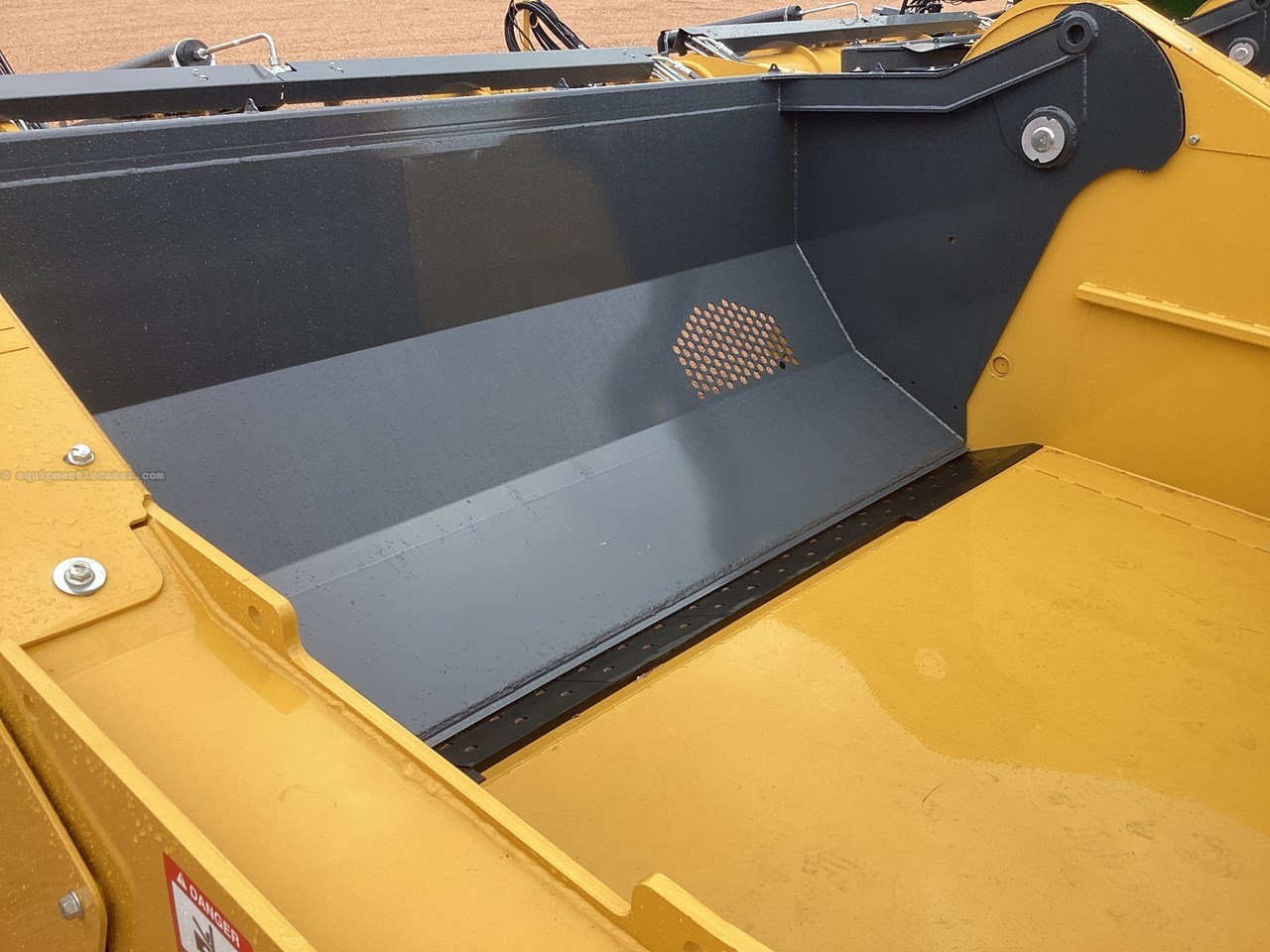 2023 John Deere 2412DE Image 10