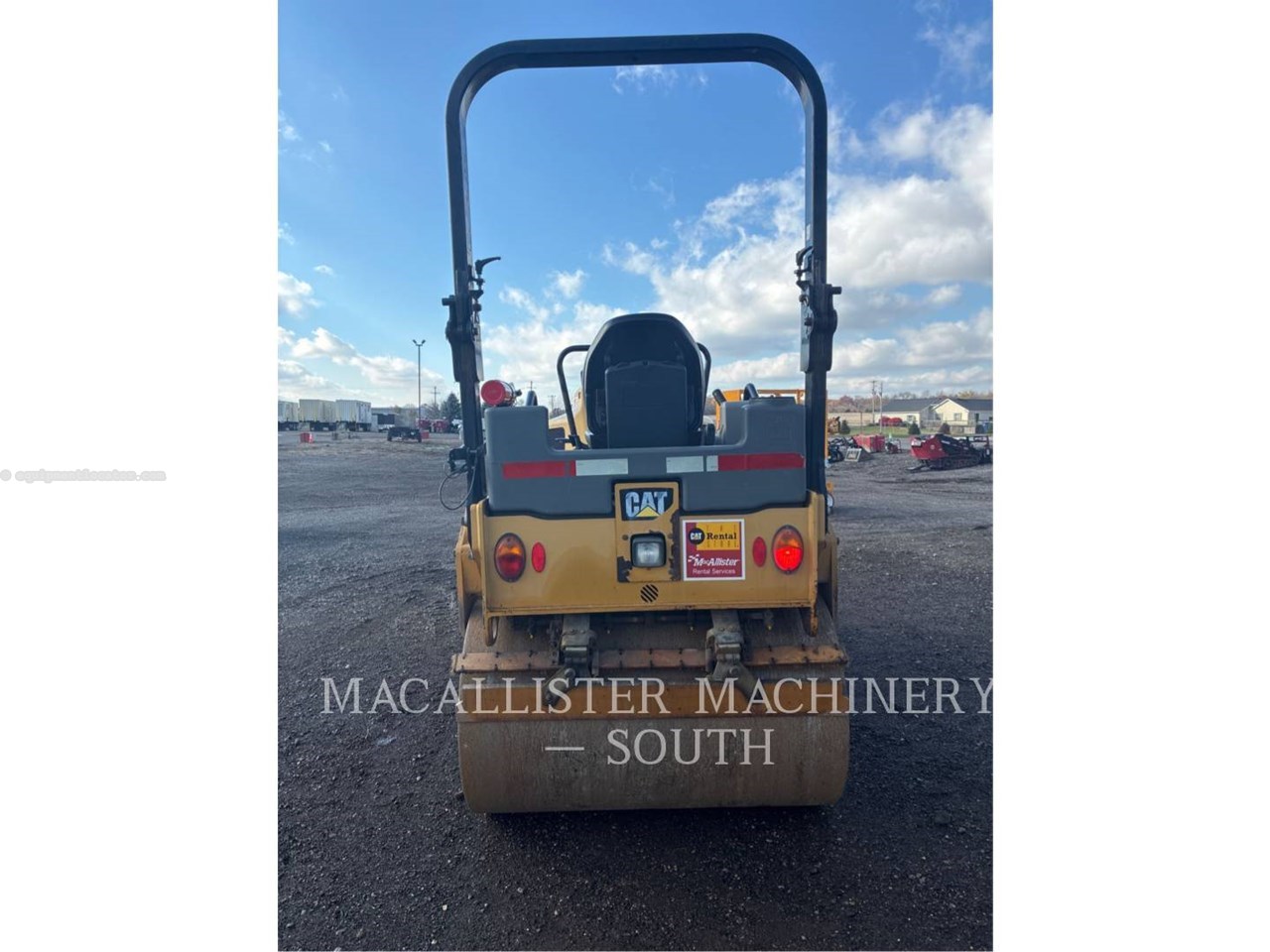 2016 Caterpillar CB34B Image 4