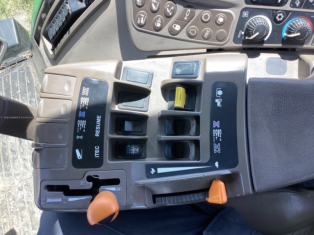 2010 John Deere 8345R Image 10