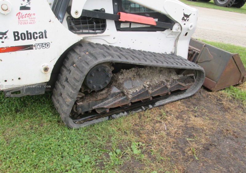 2015 Bobcat T750 Image 10