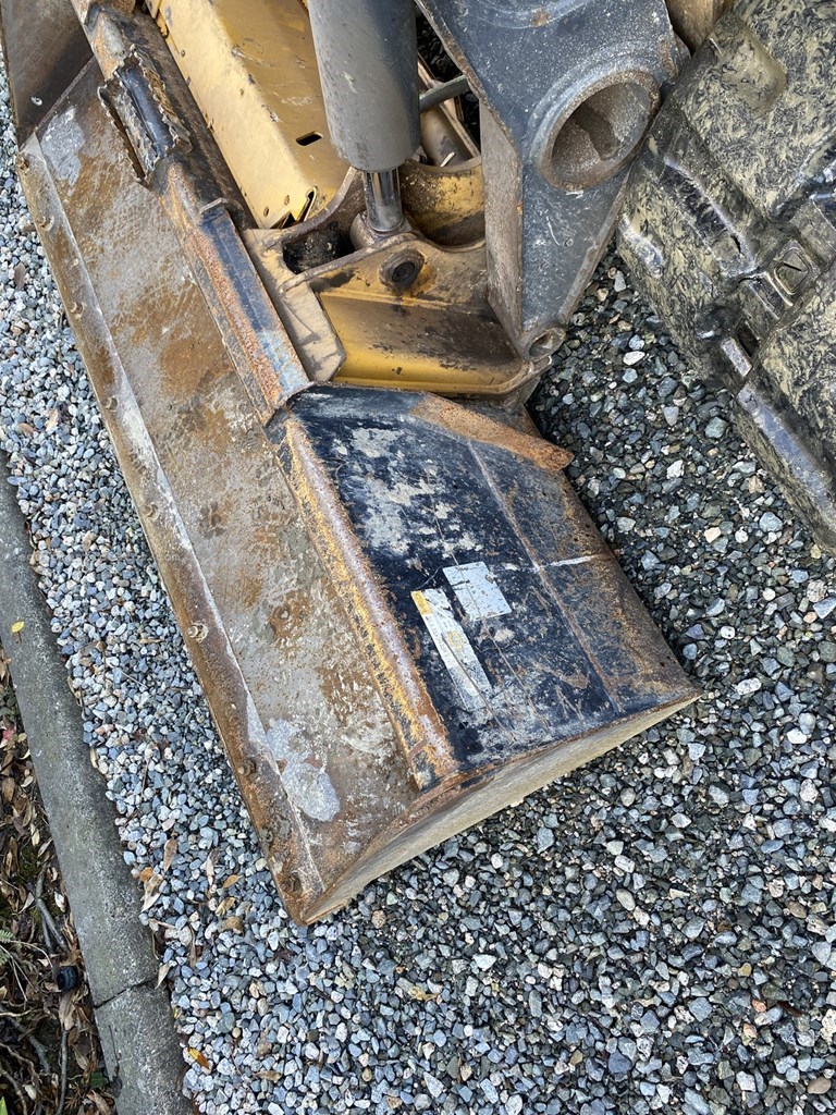 2019 John Deere 331G Image 10