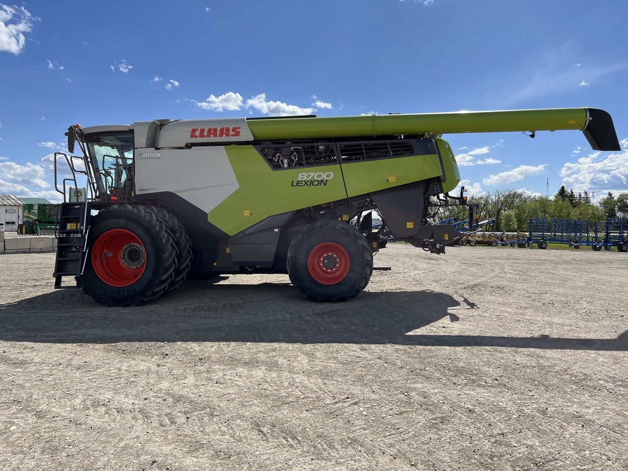 2022 CLAAS 8700 Image 1