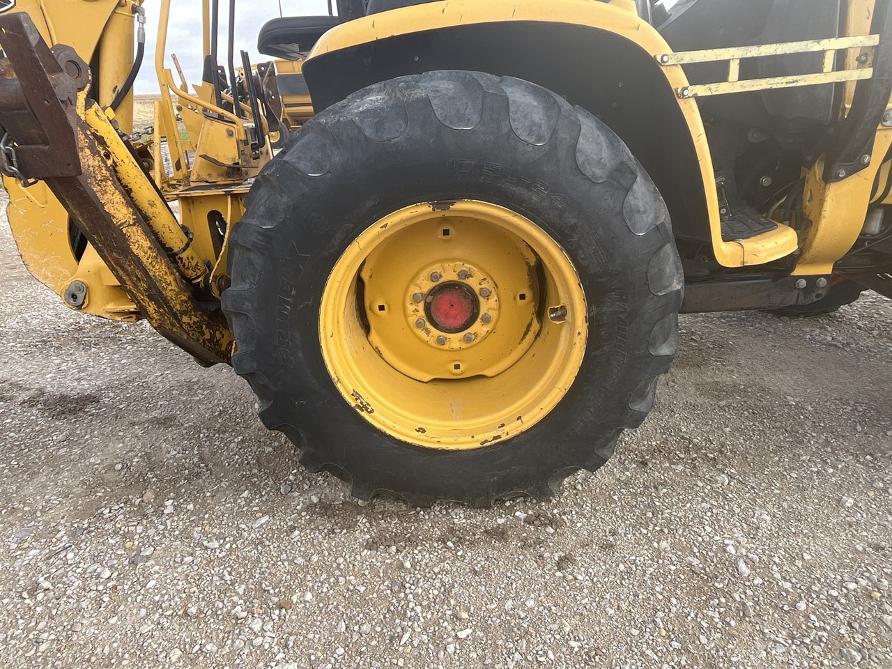 2006 John Deere 110TLB Image 10