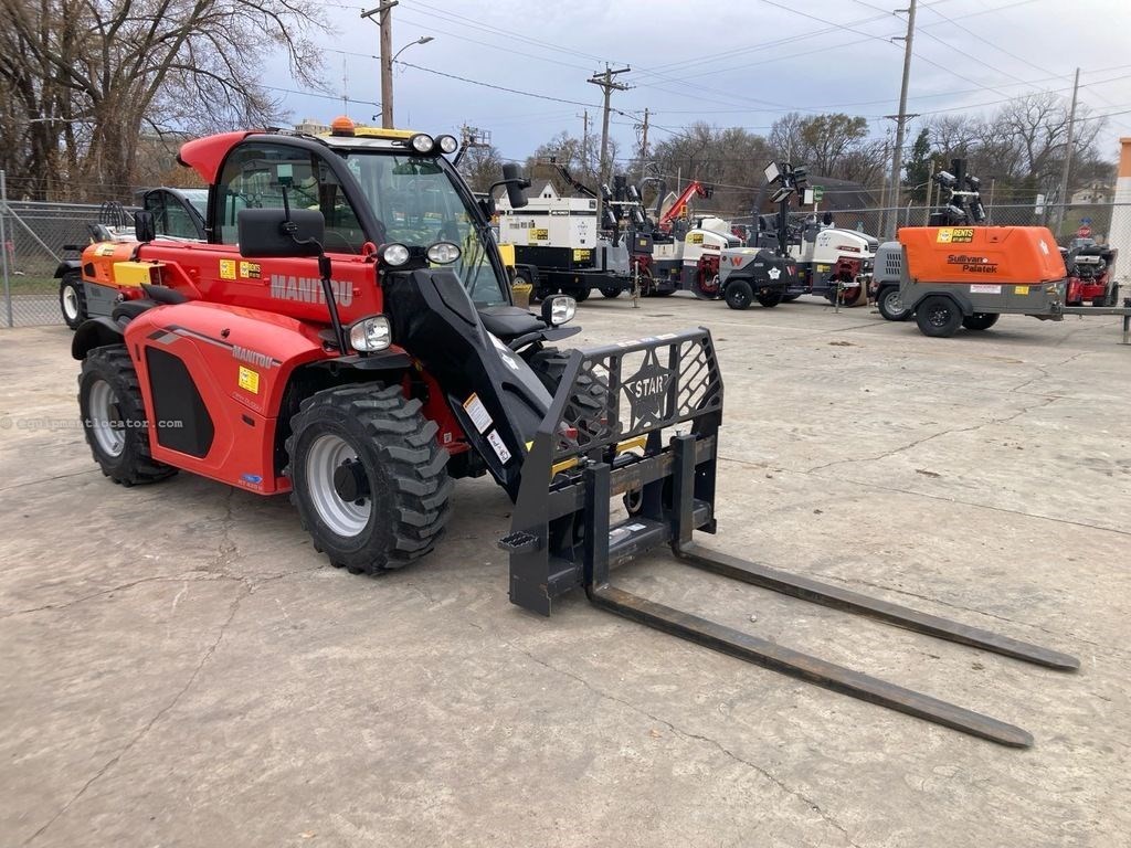 2023 Manitou MT 420 Image 6