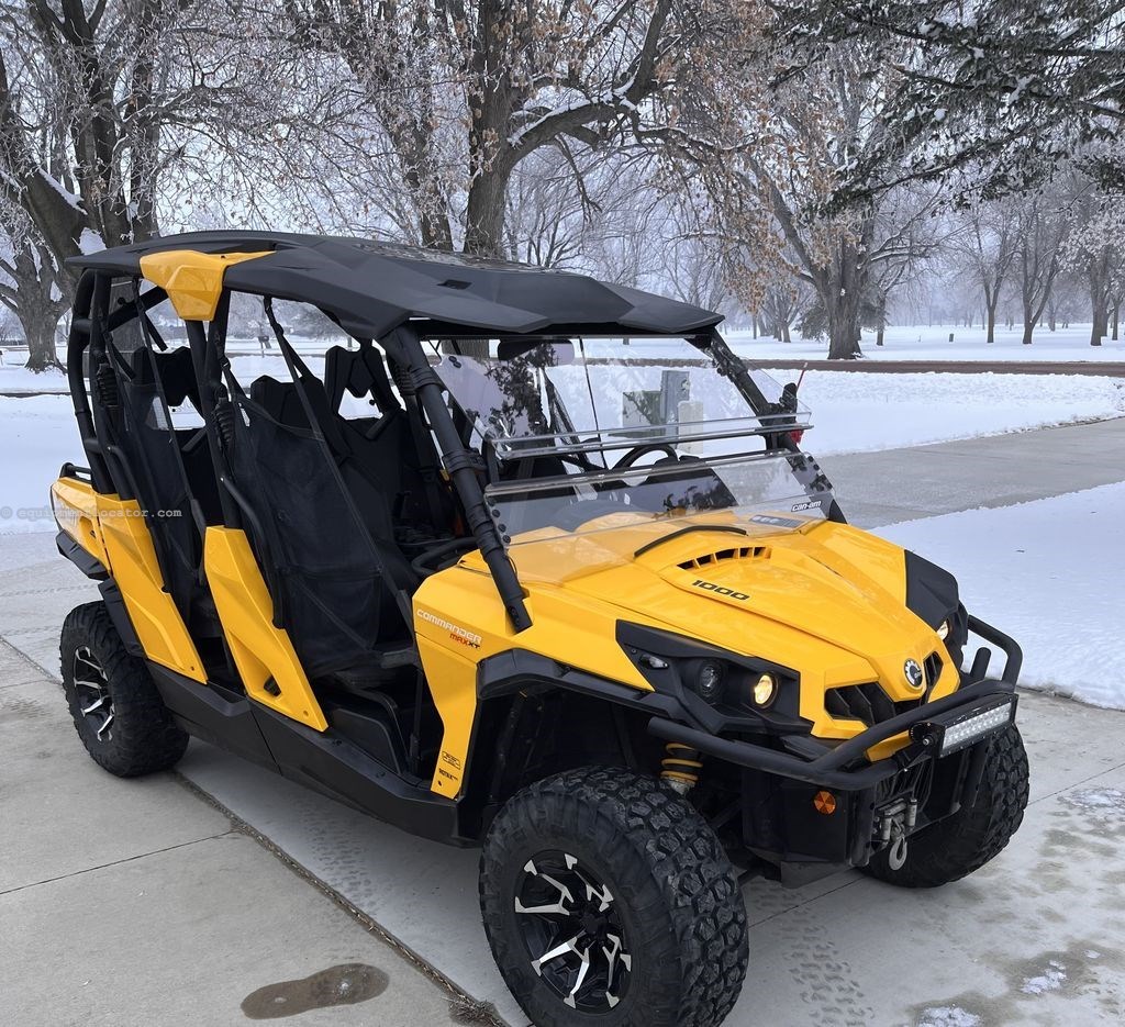 2015 Can-Am 2015 Commander Max XT 1000 Yellow Image 1