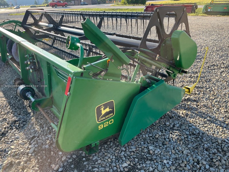 1996 John Deere 920 Image 9