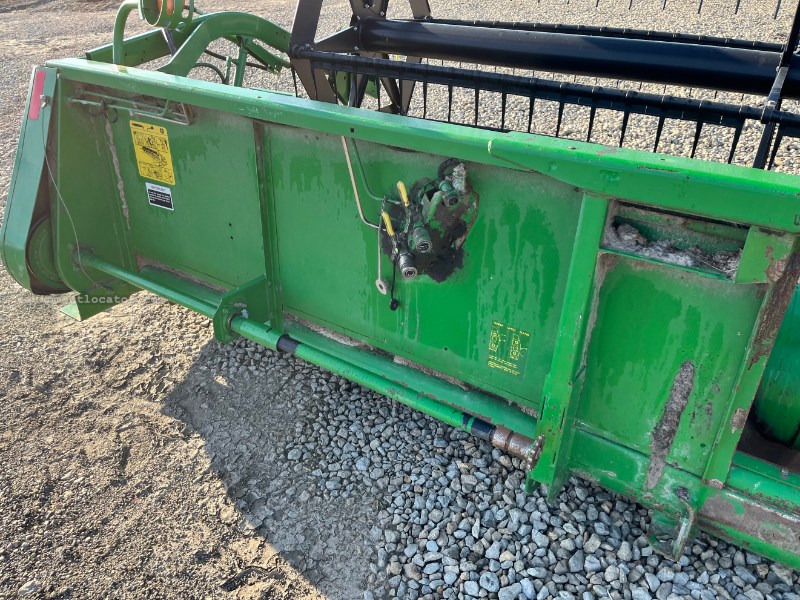 1996 John Deere 920 Image 12