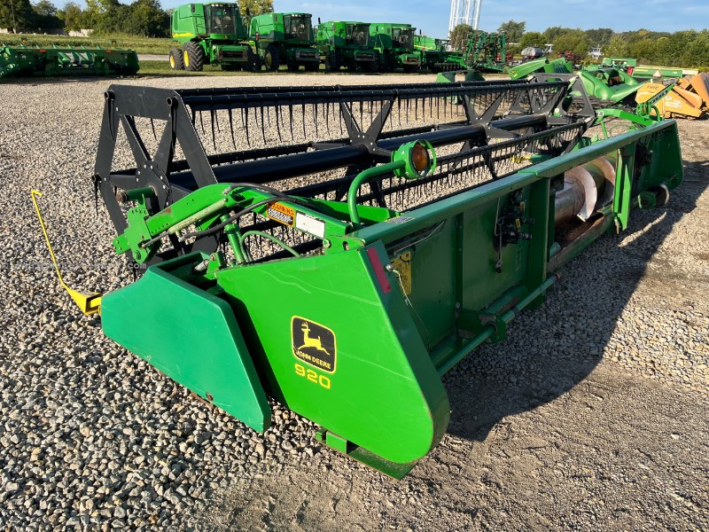 1996 John Deere 920 Image 13