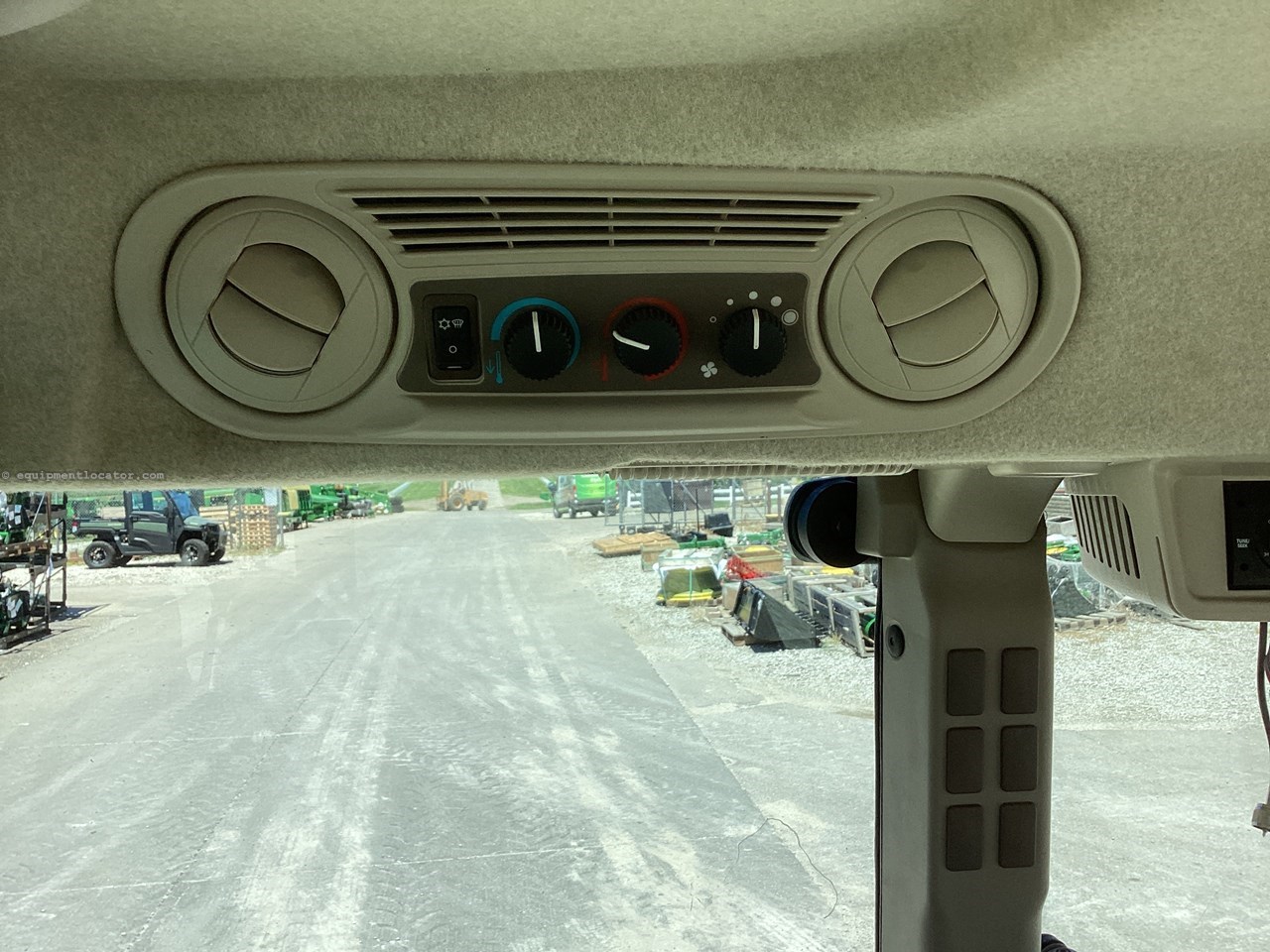 2014 John Deere 5085E Image 10