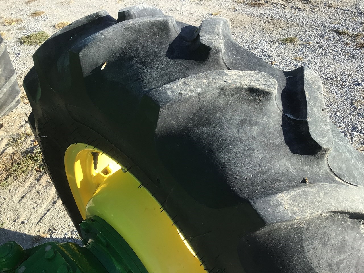 2014 John Deere 5085E Image 32