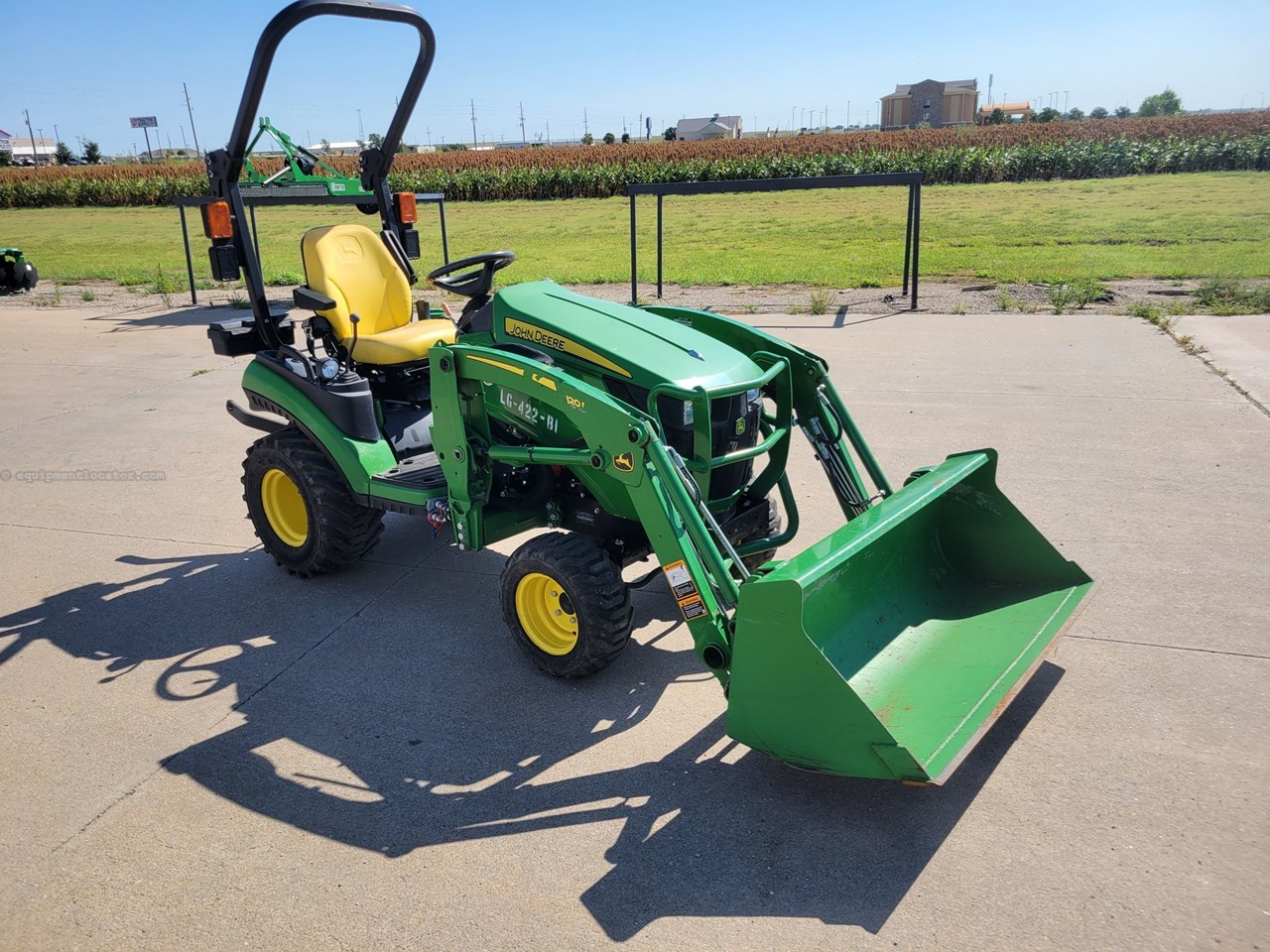 2018 John Deere 1025R Image 2