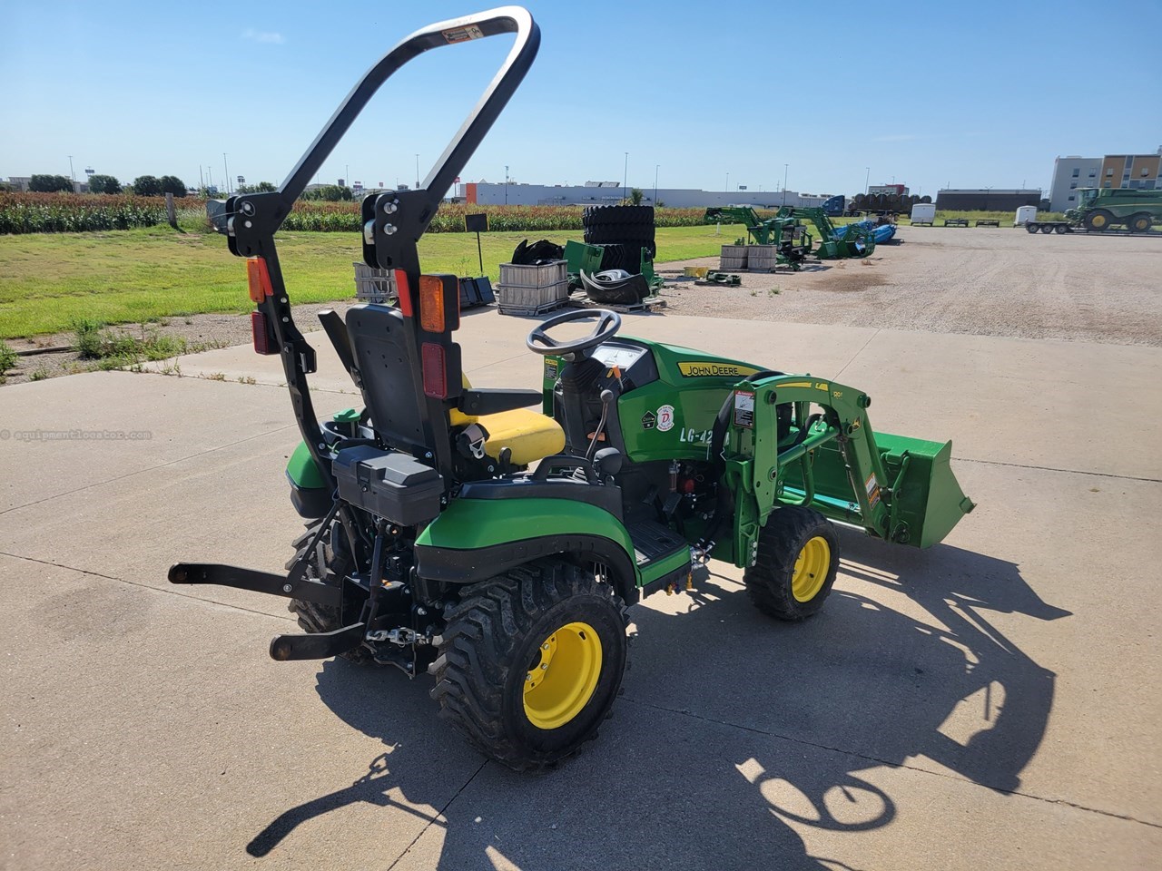2018 John Deere 1025R Image 4