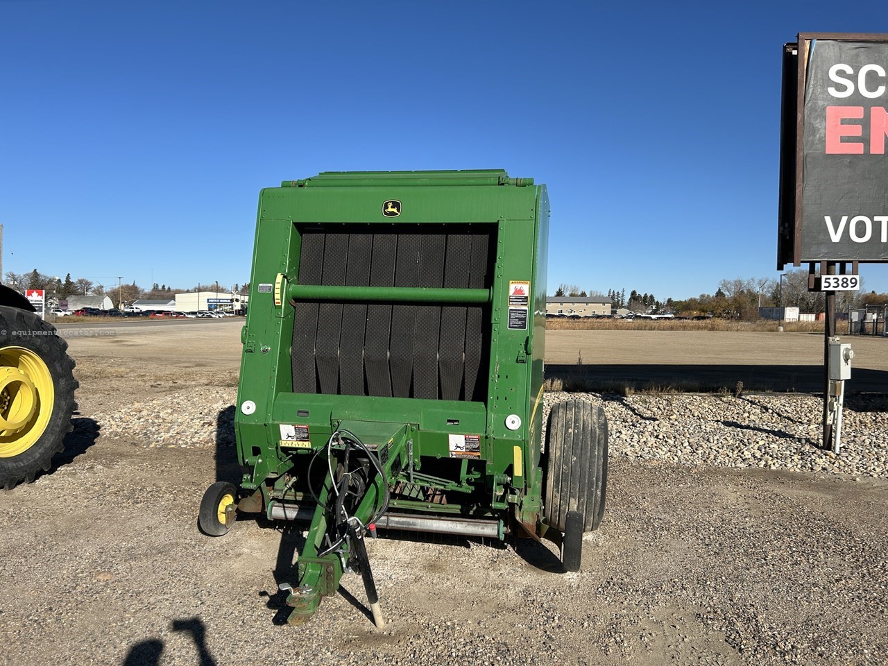 2015 John Deere 569 Image 2