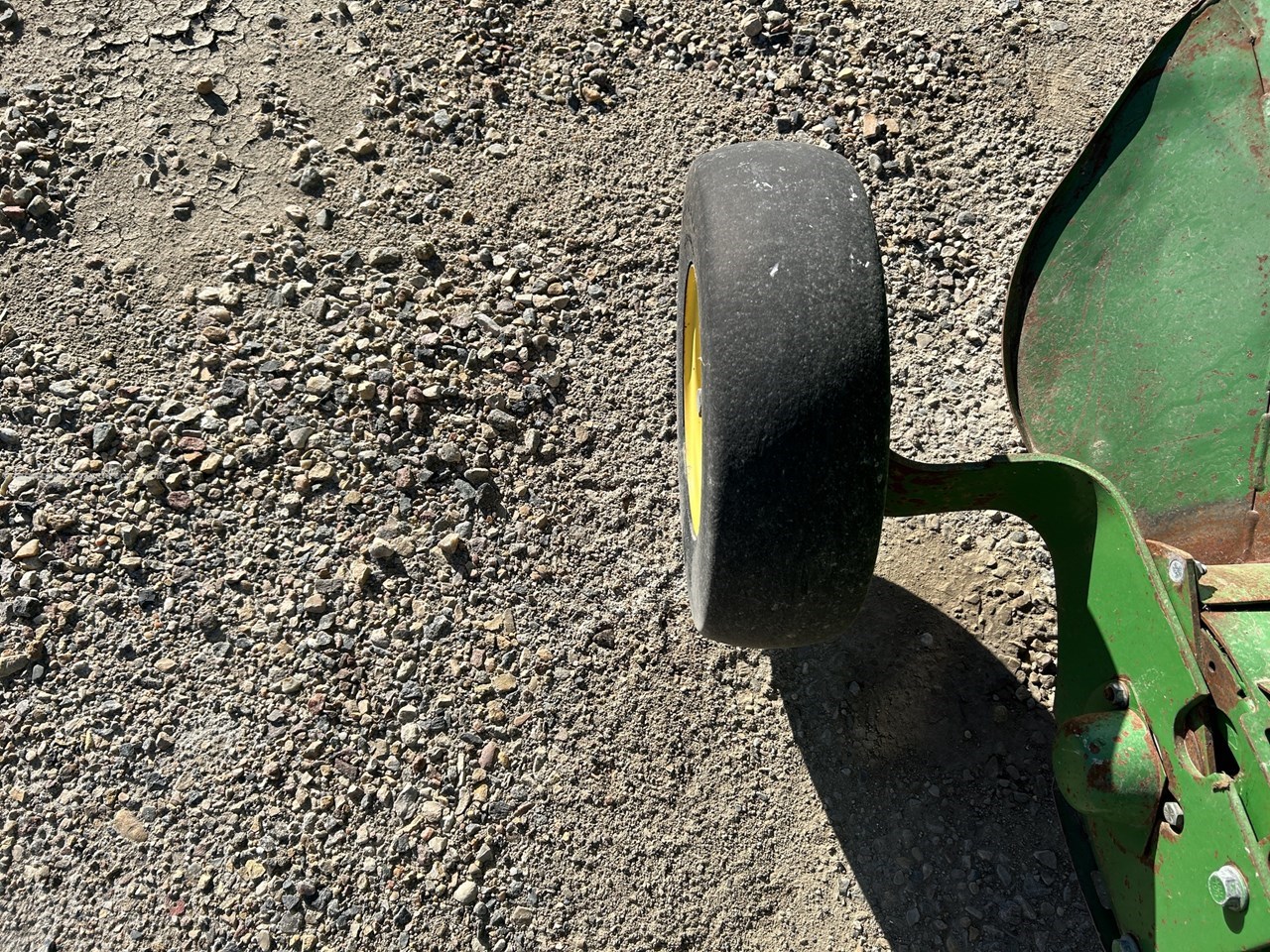 2015 John Deere 569 Image 17