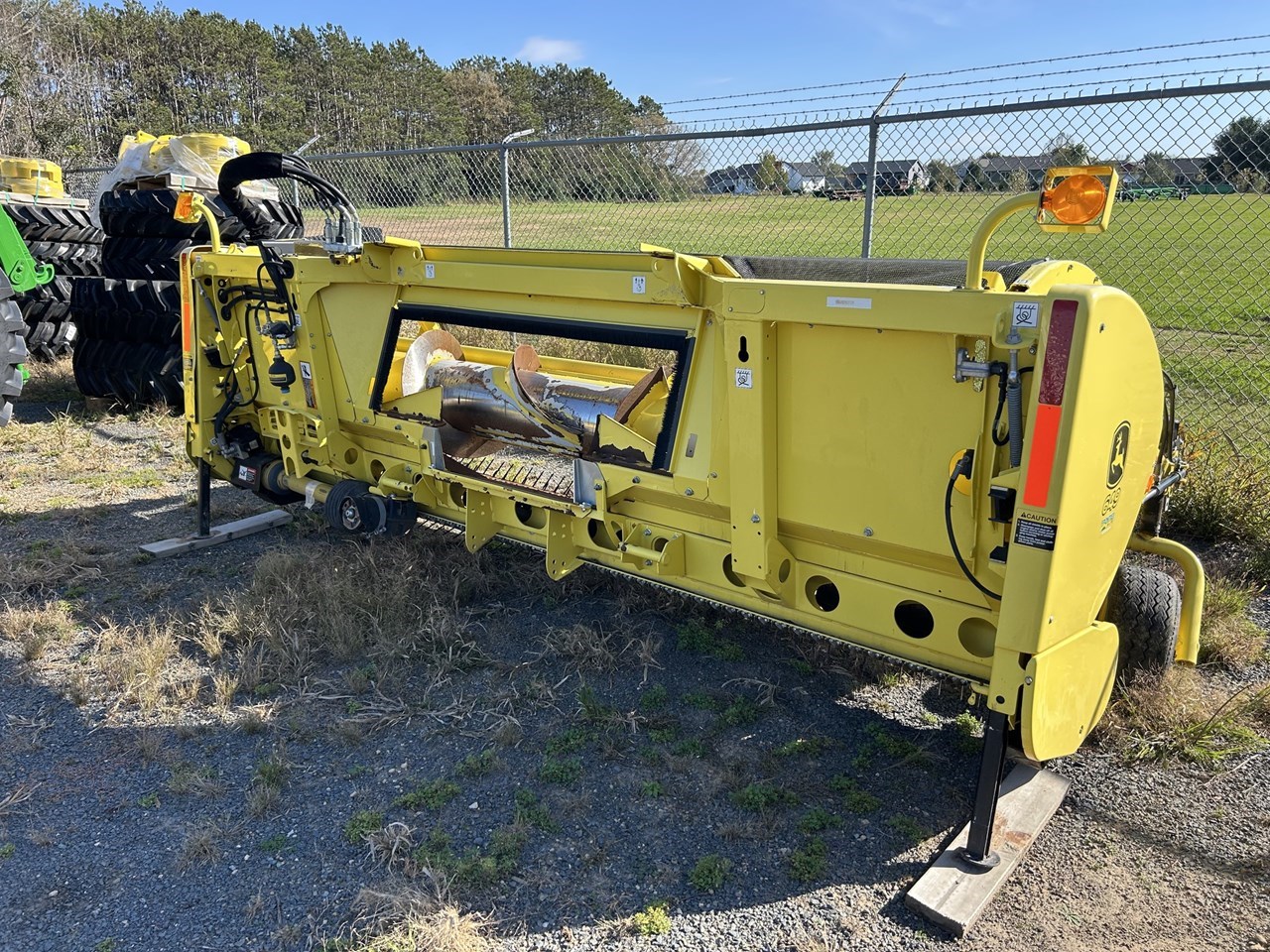 2016 John Deere 649 Image 2