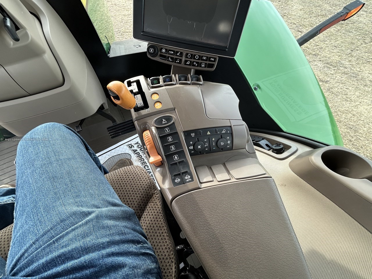 2016 John Deere 9370R Image 15