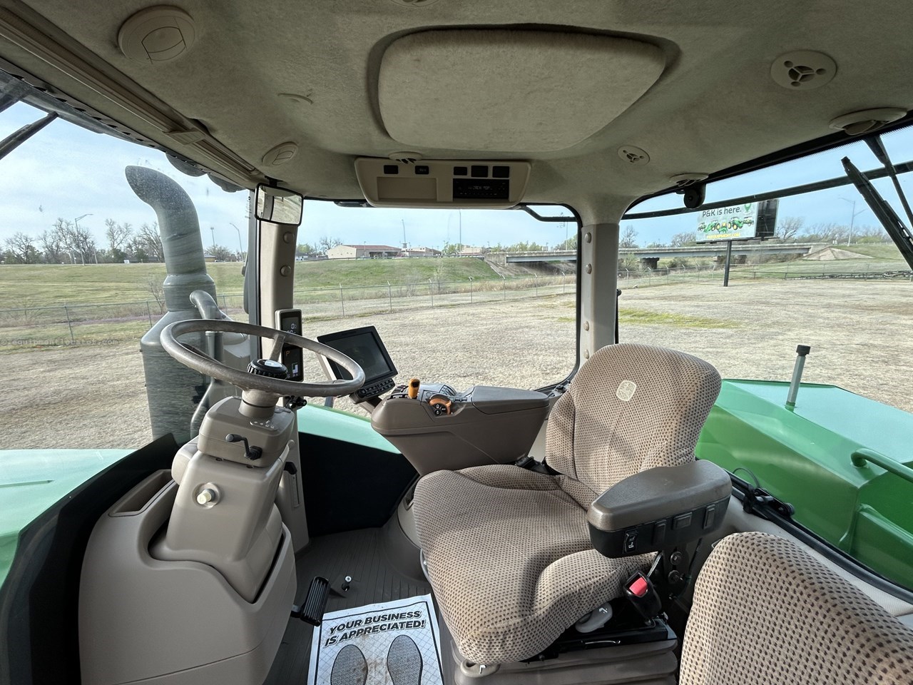 2016 John Deere 9370R Image 17