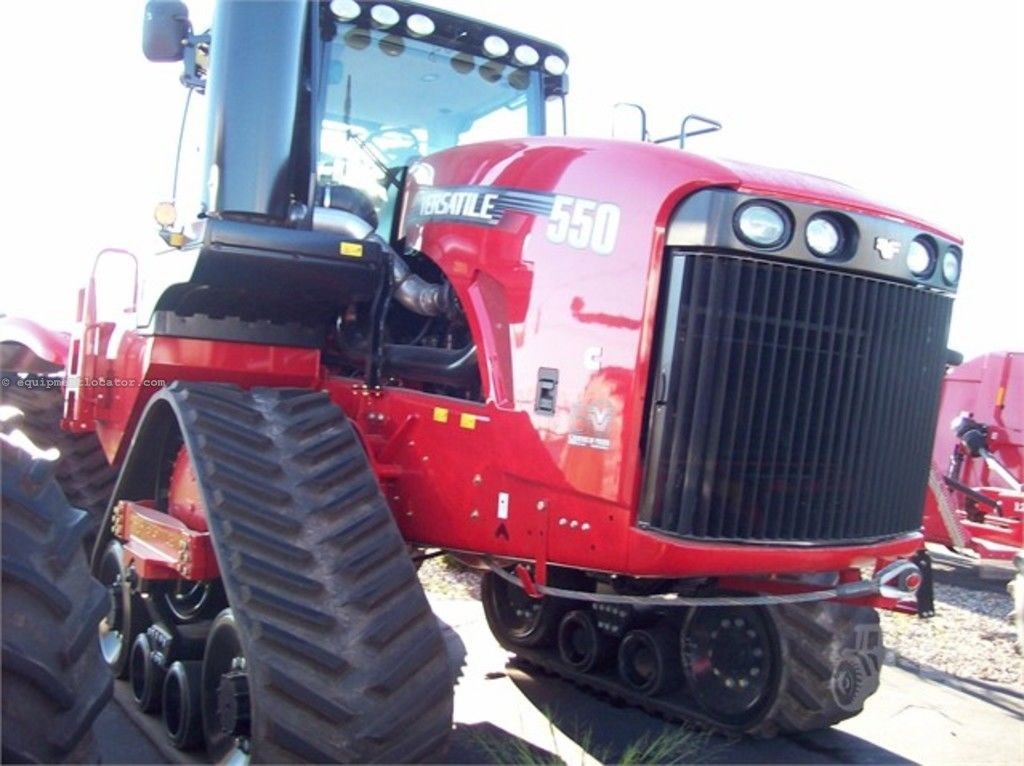 2013 Versatile 550DT Image 4