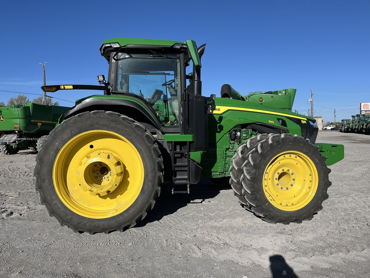2023 John Deere 8R 310 Image 10