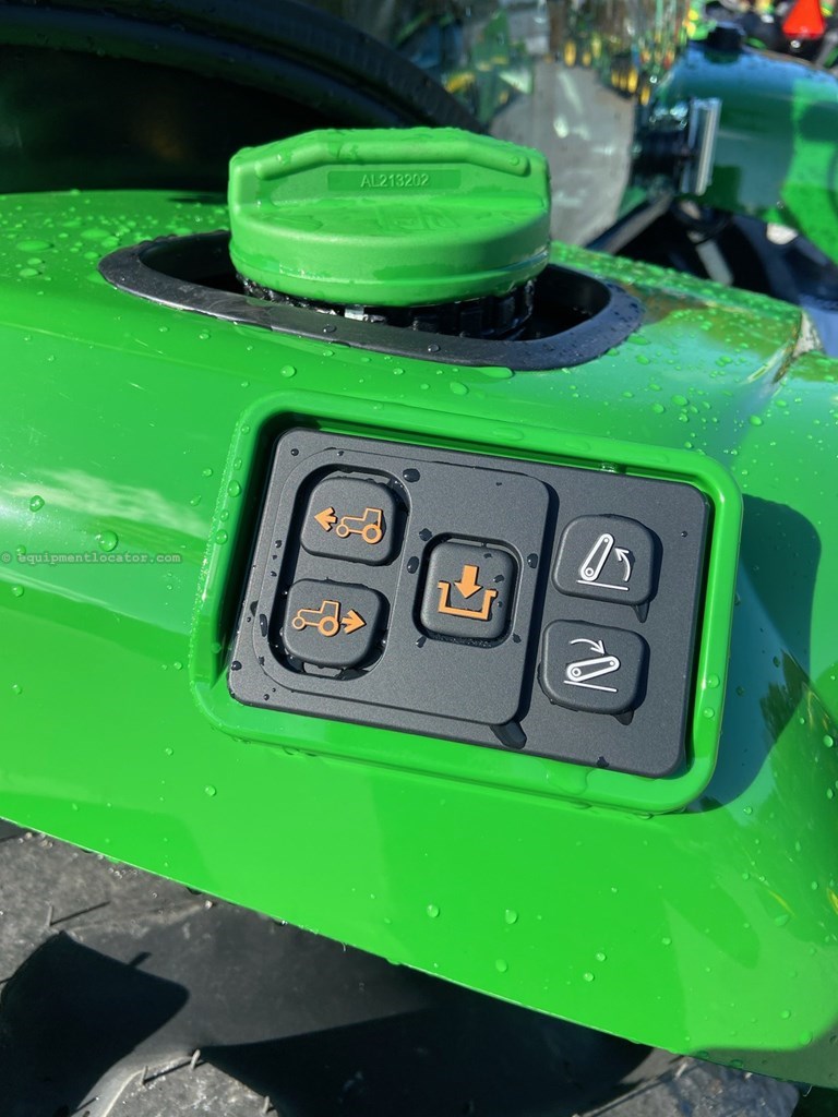 2024 John Deere 4075R Image 10
