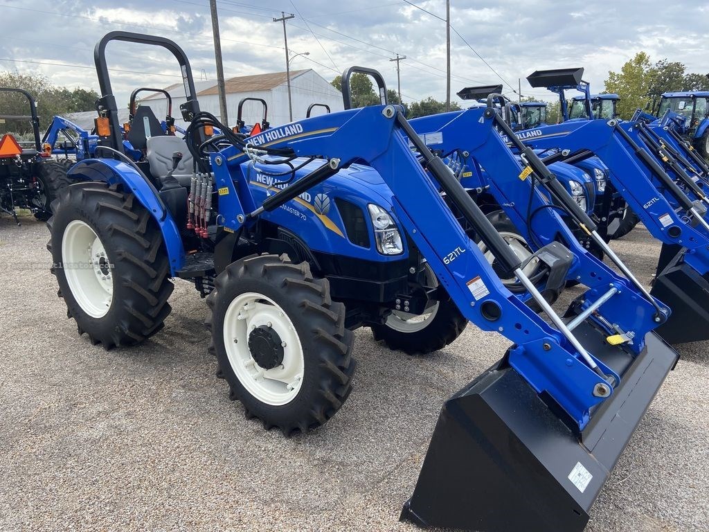 2024 New Holland Workmaster™ Utility 50 – 70 Series 70 4WD Image 1