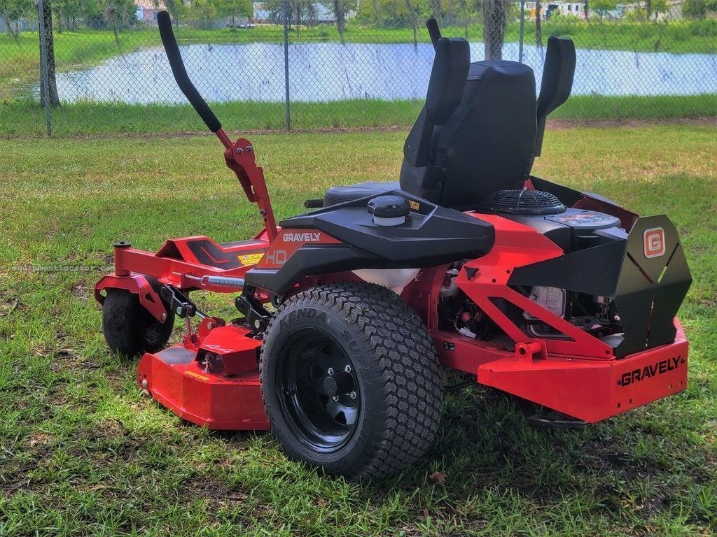 2025 Gravely ZT HD 44 Kawasaki® FR651V Image 4